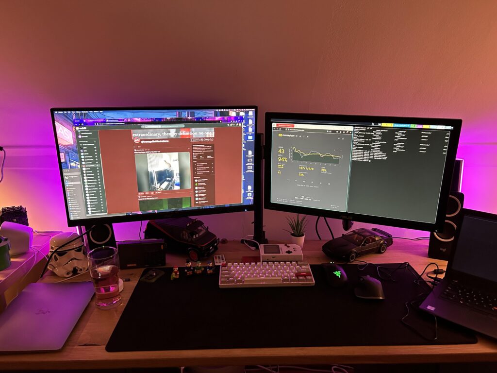 My new setup finally completed... MacOS / Arch Linux