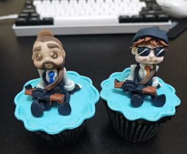 girlfriend make some cupcakes for my bd!