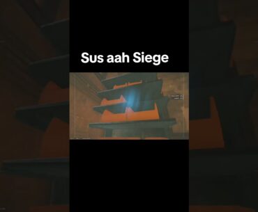 This game weird as heck #gameplay #firstpersonshooter #R6 #Siege #jynxzi #fun #funnyglitch #gaming