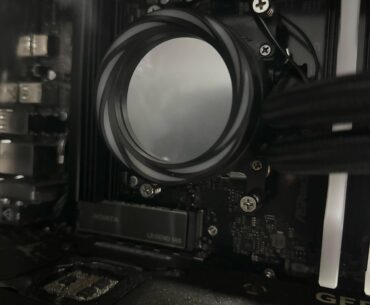 can anyone tell me what aio cooler this is