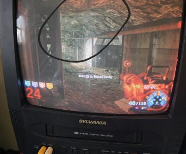 Whyd zombies stop spawning here in tunnel 11?? (I have normal HD TVs, I like using this one time to time dont flame me lol)