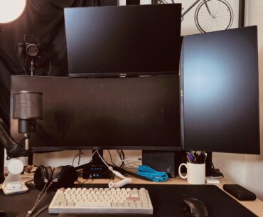 Finally upgraded to tri-monitor setup