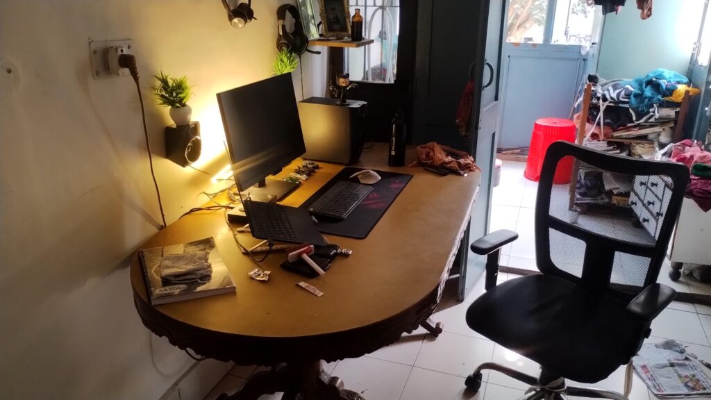 My mom gave me old dining table to use it as my desk 😭