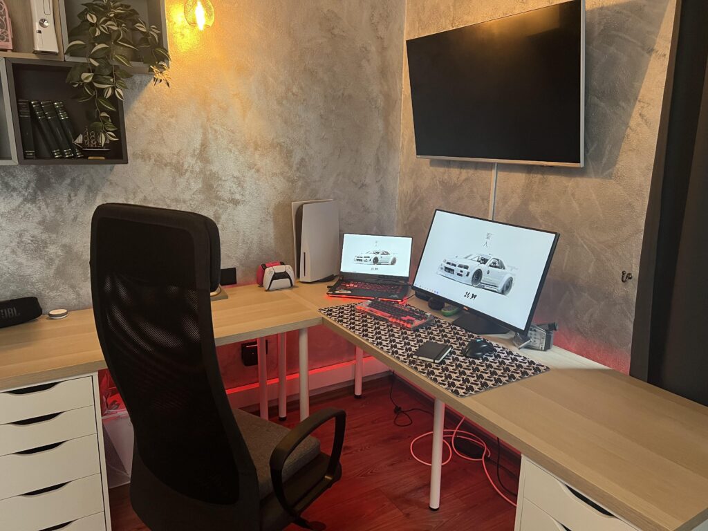 Im still renovating my room, help me with my setup