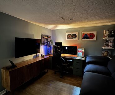 Anybody else always trying to find something to add to your setup 🤣 (this is my current setup)