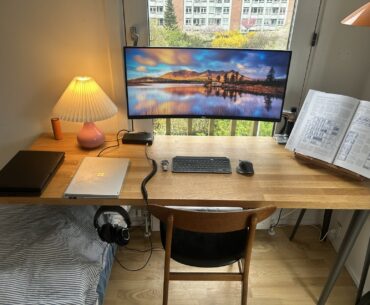 Small space Homelab Battlestation - April 2025