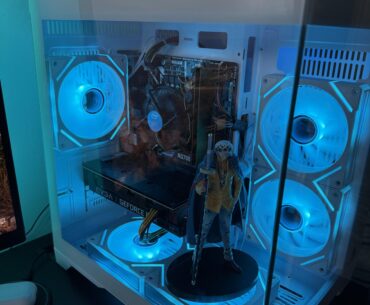 Figurine on fan?