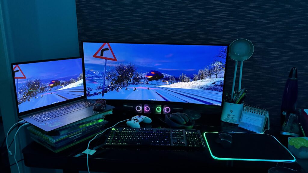 i think this will qualify for this, im not sur eif it belongs here or not (LG gram 17z990-r.aas7u1 + LG 35wn65c-b.ausymn i believe)