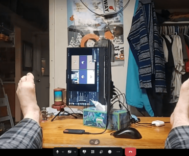 My friend got water on his laptop and refuses to properly clean it out. He's been playing like this for the last 30 minutes