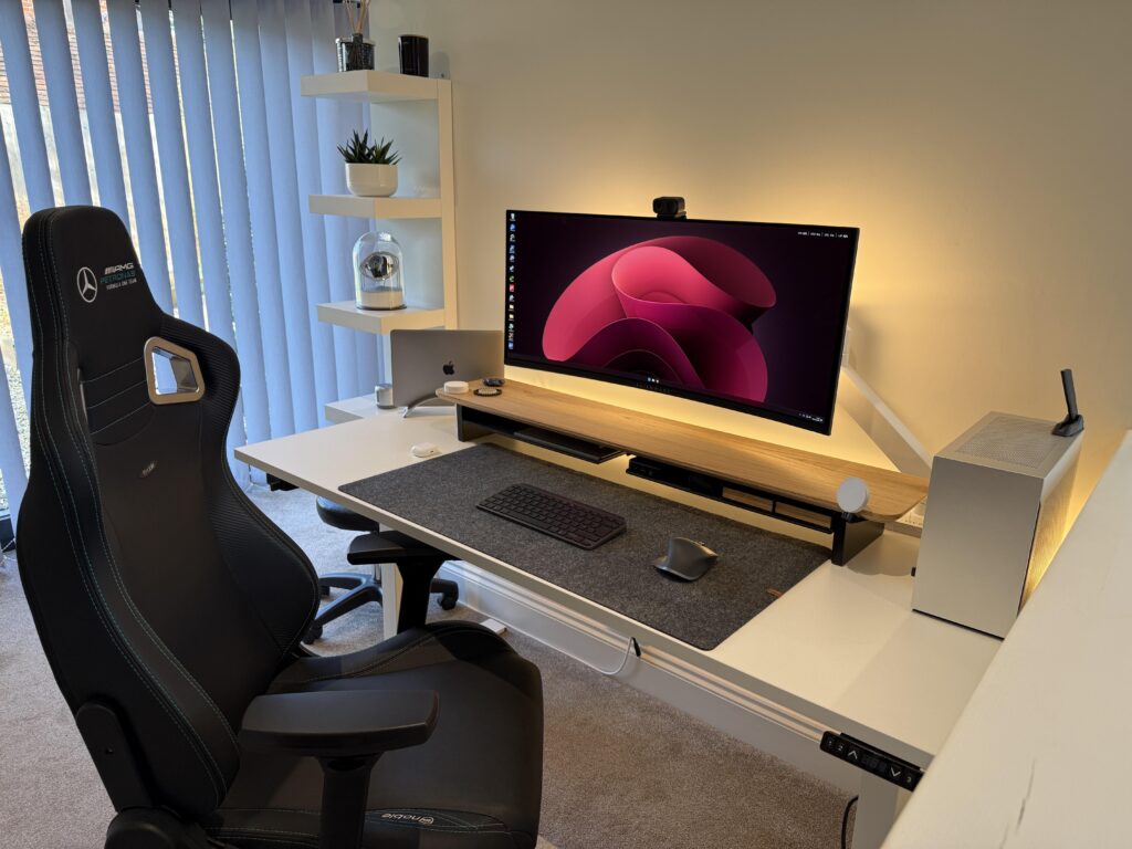 Clean work and play setup