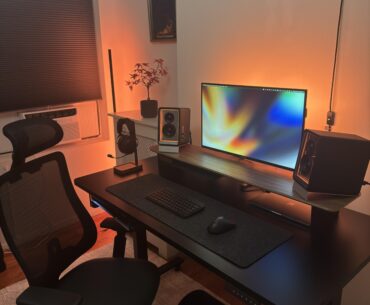 First post of my first ever battle station! After months of building, this is what my gaming/work set up looks like! Thoughts?