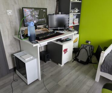My setup isn't really that tidy but I wanted to show my setup I haven't upgraded since 2020