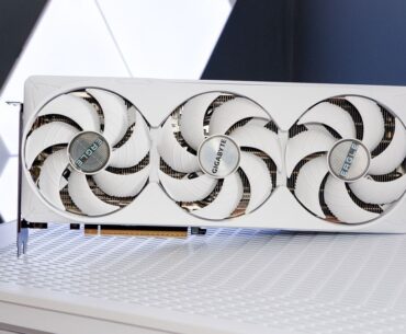 a couple of questions about GeForce RTX 5070 Ti EAGLE OC ICE SFF 16GB and overclocking