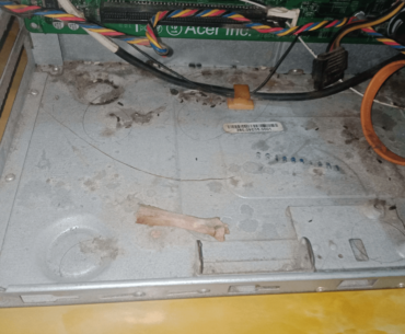 Im no PC expert but how tf is there a random ass bone inside my pc