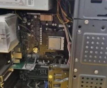 Customer states PC shuts off after a few seconds