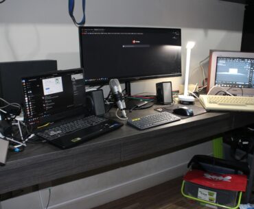 3 monitor & 3 keyboard setup