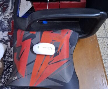 Also using an Xbox 360 to lift the mouse