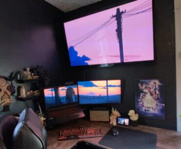 Seeking Help: How to Set a Seamless Triple Monitor Wallpaper Without Stretching?