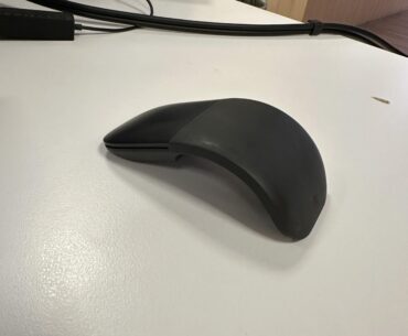 Why does this mouse even exist?! Its the most uncomfortable mouse design in the modern era!