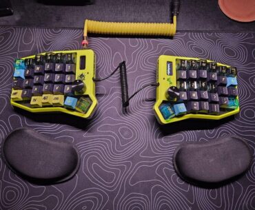 Sofle Cyberpunk finished