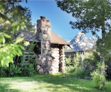 I saw this real estate listing on Zillow and immediately thought of Hovec Sawmill, does anyone else agree ?