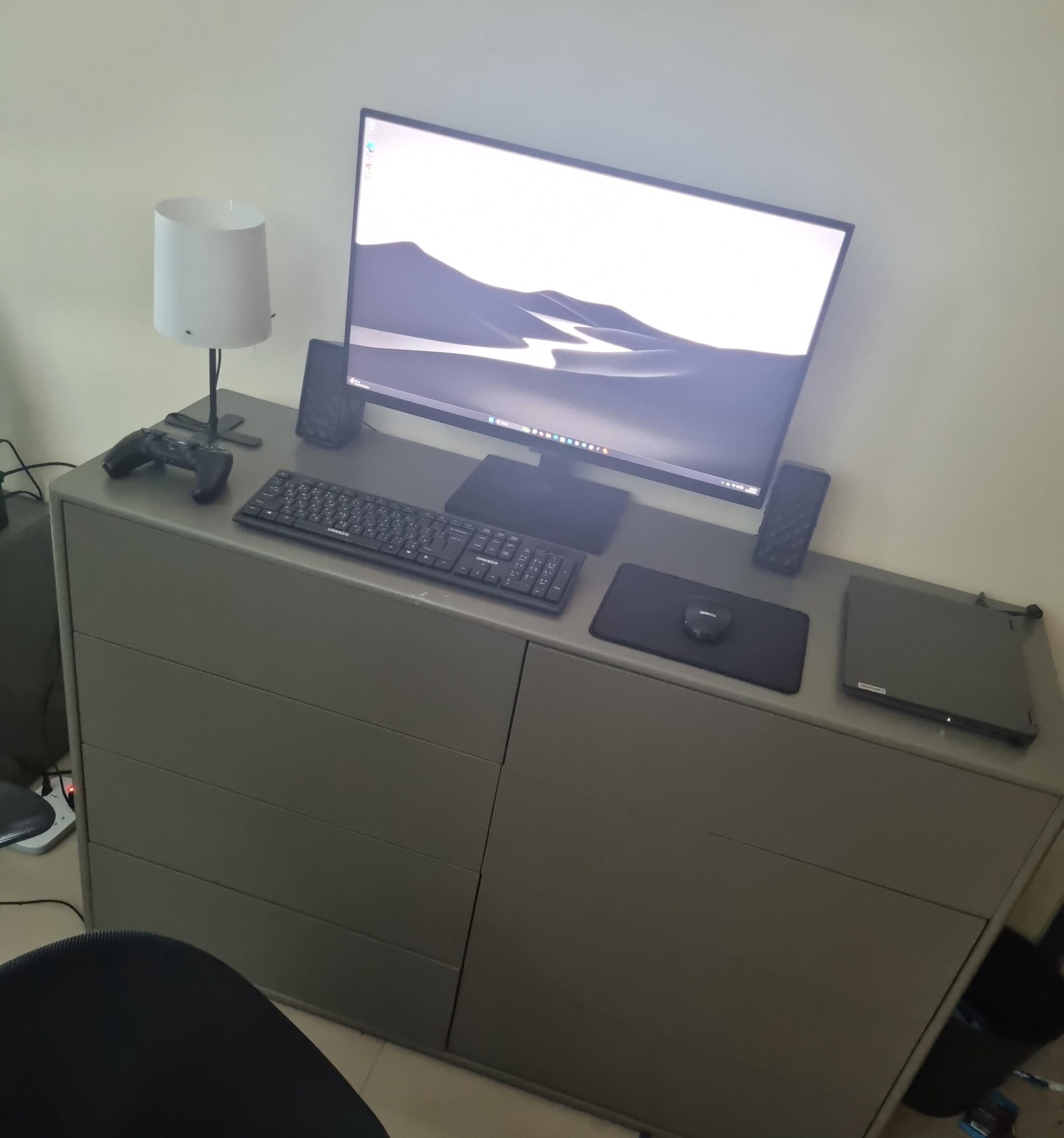 No RGB and kinda broke No RGB and kinda broke