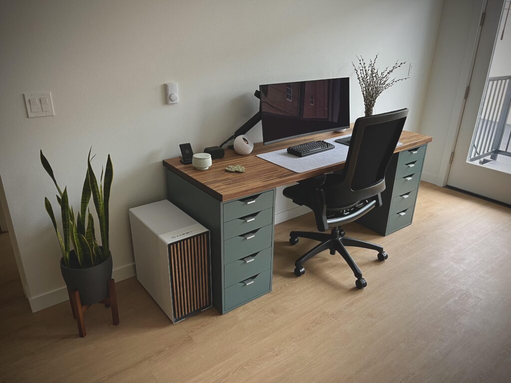 New Apartment. New battle station