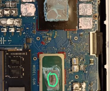 Heatsink scratches was etched on the CPU die.