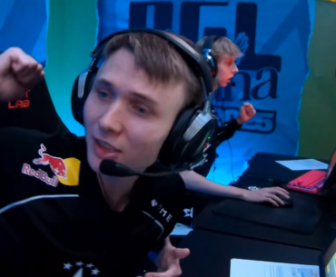 post match interview between hooxi and the desk
