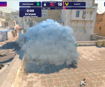 Apex denies a defuse with his knife, down to the subtick!