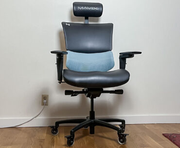Mavix M9 gaming chair in action in front of my desk