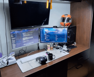 my battle station [Linux Mint]