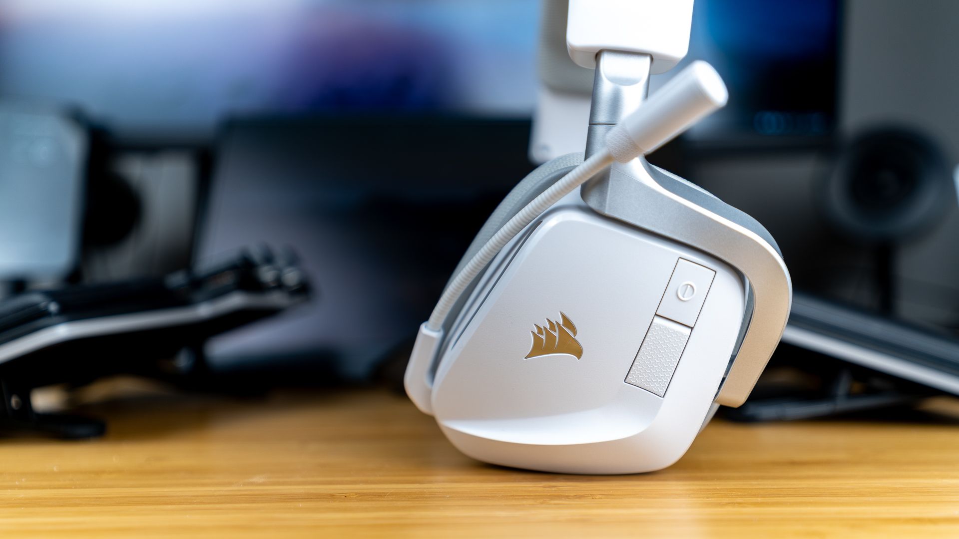 Corsair Void Wireless V2 Gaming Headset Review: A Great All-Rounder Corsair Void Wireless V2 Gaming Headset Review: A Great All-Rounder