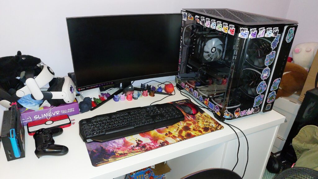 I definately need to get some better peripherals and more monitors but rn I'm pretty happy with my setup :3