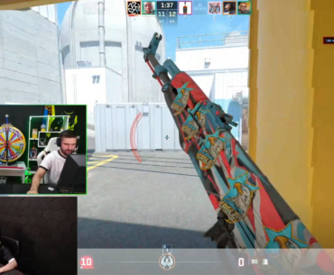 Ukrainian streamer broke his teammate's headphones after a loss on FACEIT.