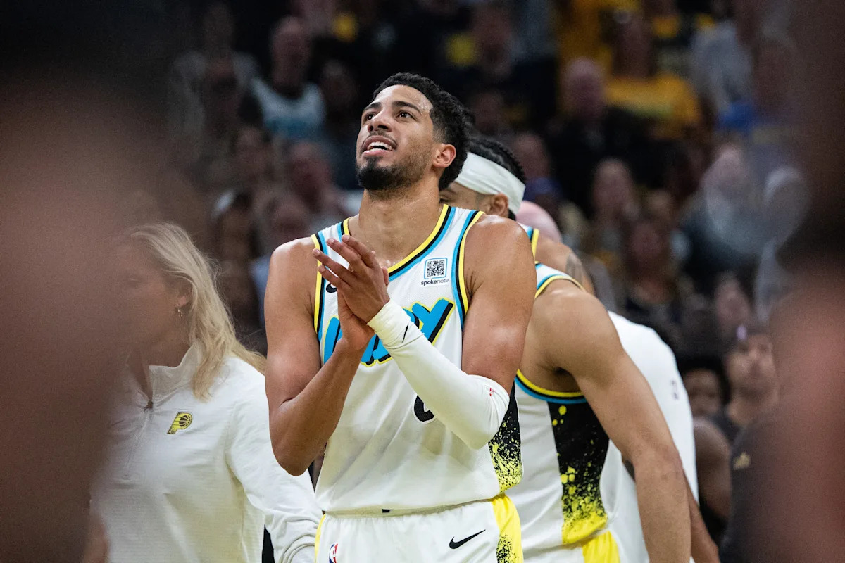 NBA playoffs: Pacers cruise to blowout win in Game 4 as Cavaliers lose Donovan Mitchell to ankle injury Download app from appStore
