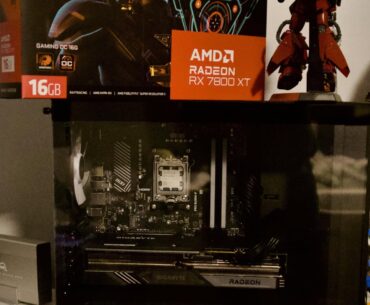 Amazon accidentally sent me two RX 7800 XTs instead of one.