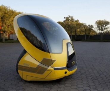 The GM En-v is a wild looking ride.