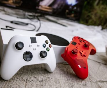 Microsoft Hits Pause On First-Party Xbox Handheld To Refocus On Gaming In Windows 11