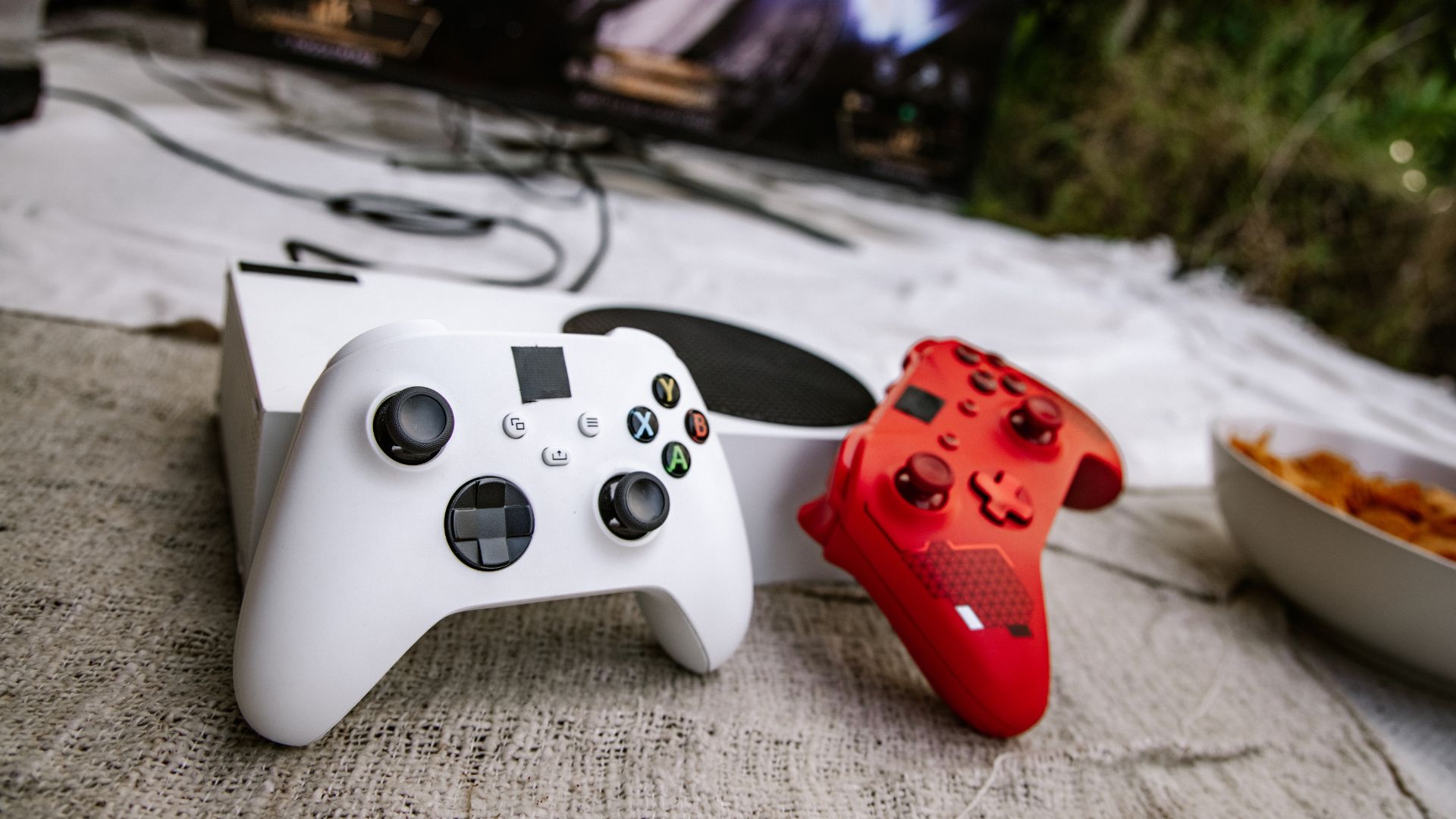 Microsoft Hits Pause On First-Party Xbox Handheld To Refocus On Gaming In Windows 11 Microsoft Hits Pause On First-Party Xbox Handheld To Refocus On Gaming In Windows 11