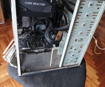 My buddies PC he brought for our LAN party (the cables are the power button)