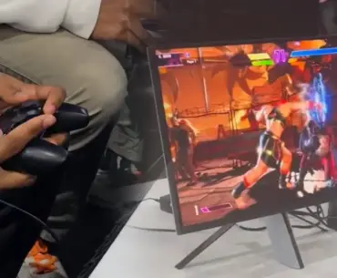 Street Fighter 6 player has the most unusual way of holding a controller I've ever seen