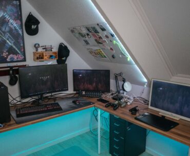 my setup for gaming, photo editing and art (more pics in desc)