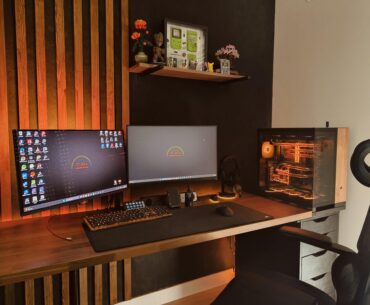 Custom loop refresh + QD-OLED monitor, hydro-dipped keyboard, and some nostalgic decor touches