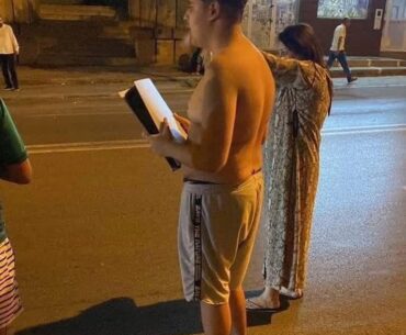 This guy left the house with his PlayStation 5 after a strong earthquake hit Morocco
