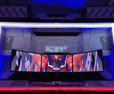 Gundam Triple Monitor Setup