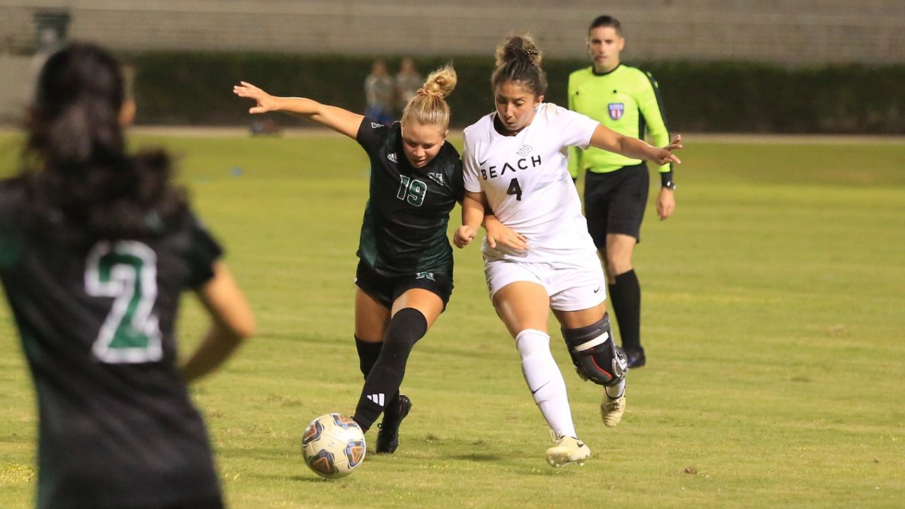 UH soccer must wait until at least 2026 for on-campus games Hawaii's Fabiola Zamora battled Long Beach State's Kassandra Ceja for possession on the Rainbow Wahine's senior night at Waipio Peninsula Soccer Stadium on Oct. 31. UH will again play all of its home matches at WPSS in 2025 as its on-campus facility is not yet ready for games.