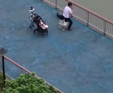 Robot babysitter