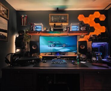 Desk side of the room is finally complete