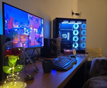 Student studio appartment setup. Aiming for cozy yet minimalist (repost because I turned the pics 90° around, original post deleted)